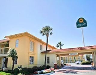 Baymont By Wyndham South Park Hotel 2*