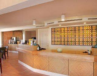 Baymont By Wyndham South Park Hotel 2*